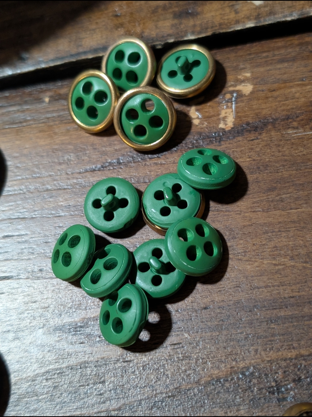1980s Assorted Buttons - Picture 7 of 10